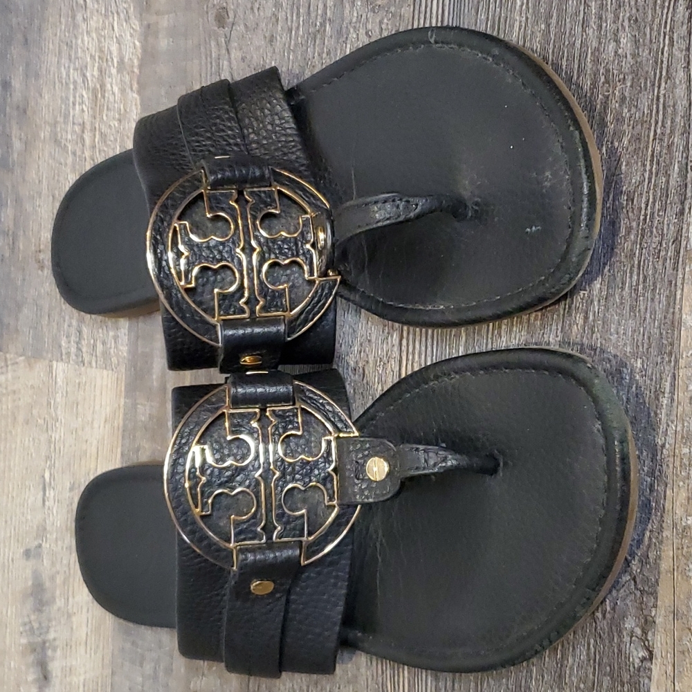 Tory Burch Black and Gold Metal Amanda Thong Sandals sz 10